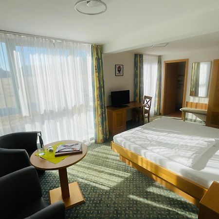 Landhotel Karin 프로이덴슈타트 외부 사진