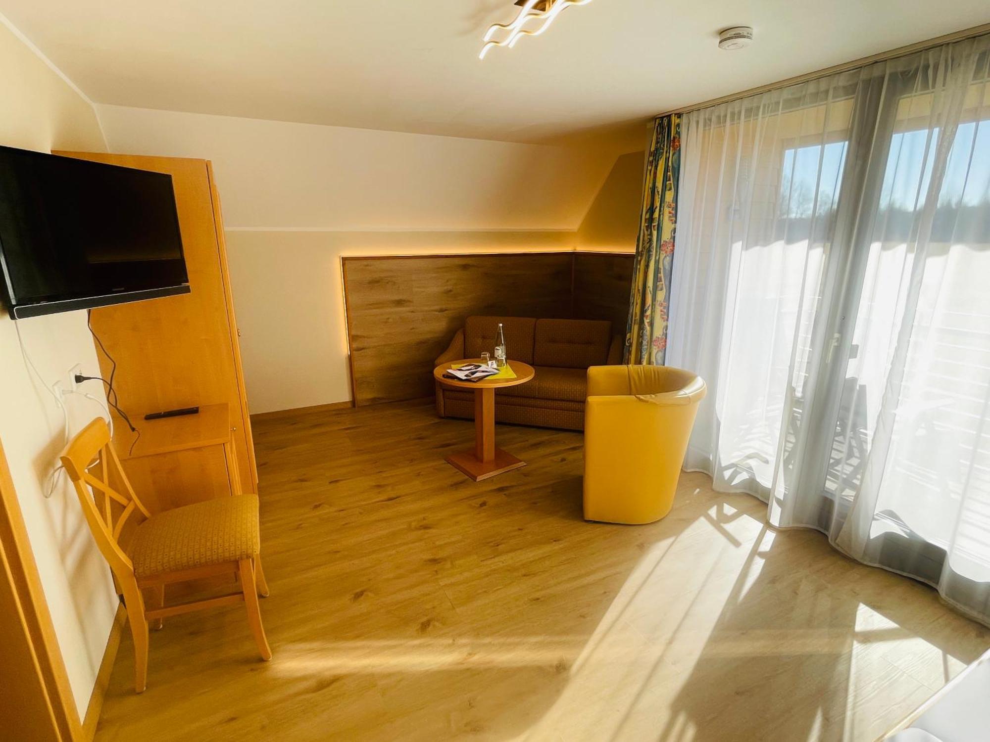 Landhotel Karin 프로이덴슈타트 외부 사진