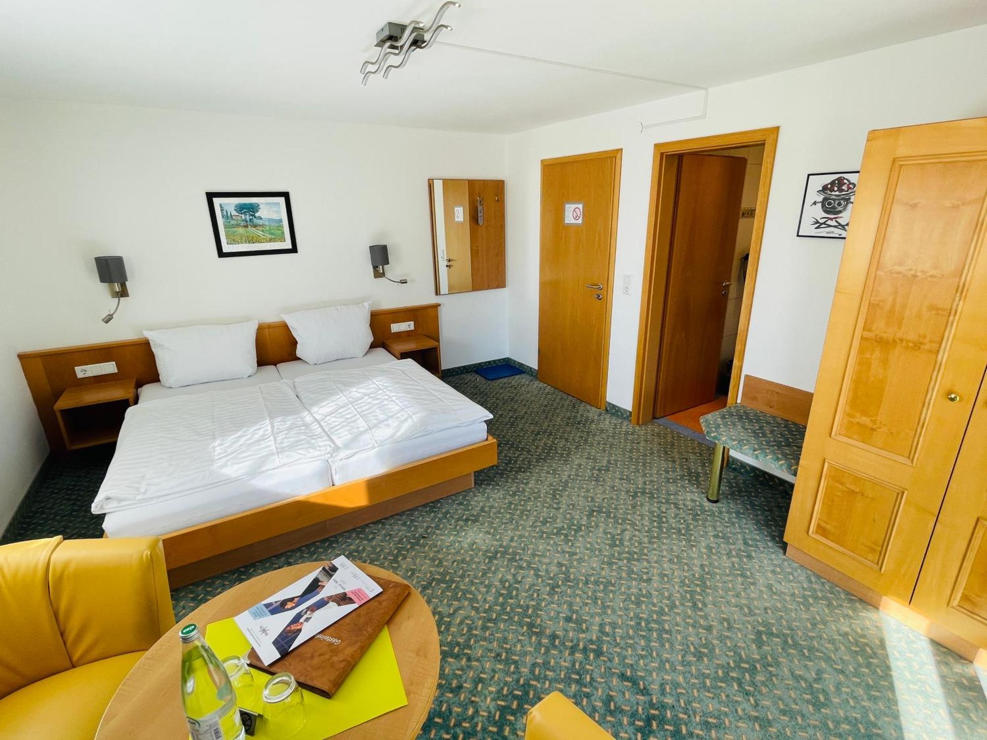 Landhotel Karin 프로이덴슈타트 객실 사진