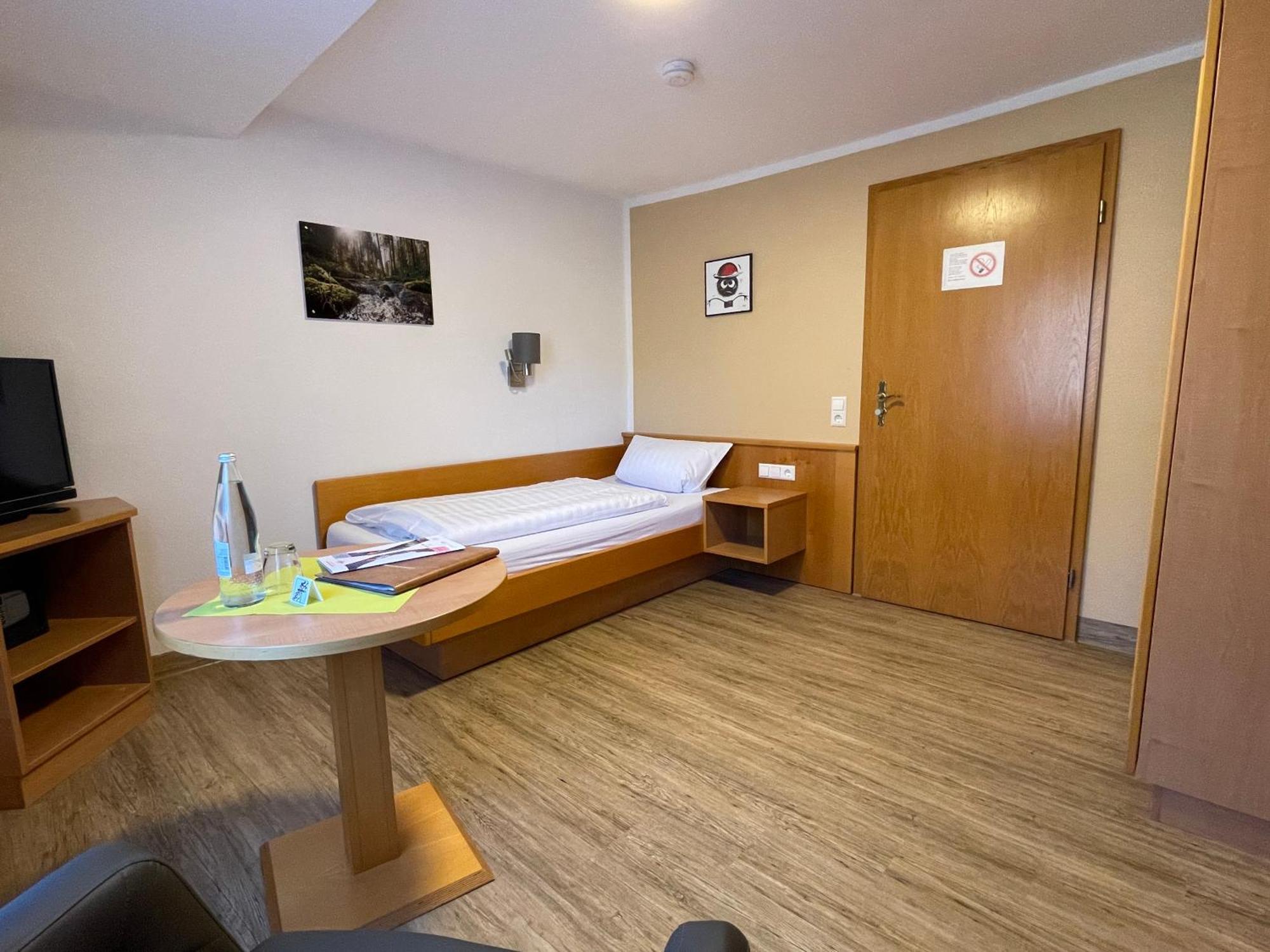Landhotel Karin 프로이덴슈타트 외부 사진