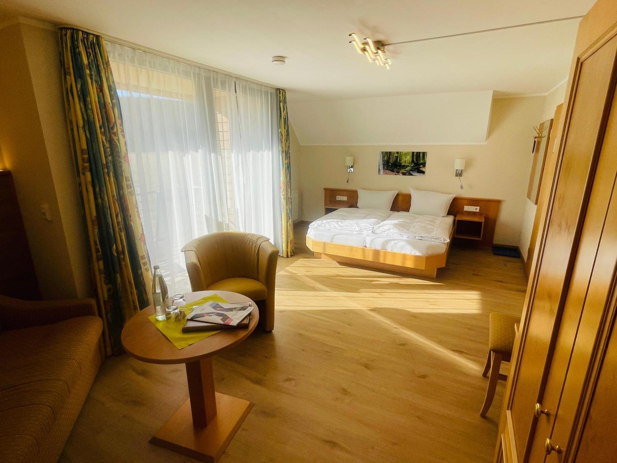 Landhotel Karin 프로이덴슈타트 외부 사진
